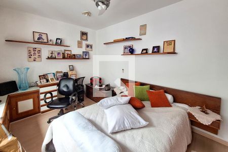 Casa à venda com 300m², 5 quartos e 1 vaga Casa à venda com 300m², 5 quartos e 1 vagaQuarto 3