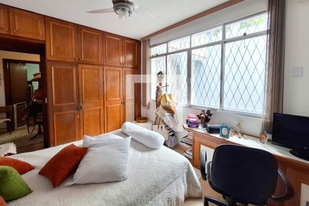 Casa à venda com 300m², 5 quartos e 1 vaga Casa à venda com 300m², 5 quartos e 1 vagaQuarto 3