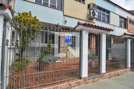 Casa à venda com 300m², 5 quartos e 1 vaga Casa à venda com 300m², 5 quartos e 1 vagaEntrada Plaquinha