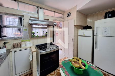 Casa à venda com 300m², 5 quartos e 1 vaga Casa à venda com 300m², 5 quartos e 1 vagaCozinha