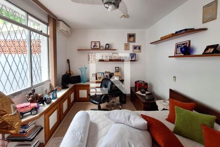 Casa à venda com 300m², 5 quartos e 1 vaga Casa à venda com 300m², 5 quartos e 1 vagaQuarto 3