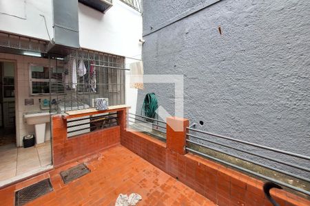 Casa à venda com 300m², 5 quartos e 1 vaga Casa à venda com 300m², 5 quartos e 1 vagaQuintal