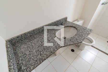 Apartamento à venda com 69m², 2 quartos e 2 vagasBanheiro da suíte