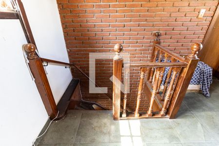 Casa para alugar com 110m², 2 quartos e 2 vagasEscada