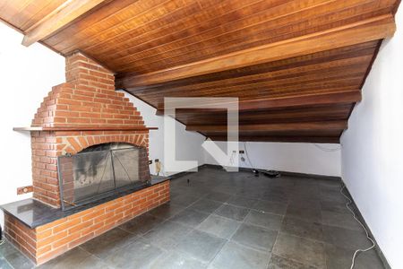 Casa para alugar com 110m², 2 quartos e 2 vagasSotão