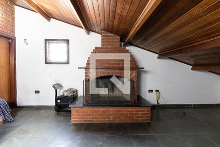 Casa para alugar com 110m², 2 quartos e 2 vagasSotão