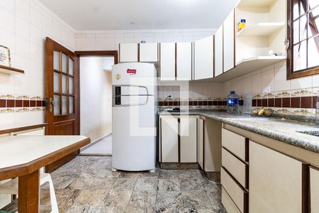 Casa para alugar com 110m², 2 quartos e 2 vagasCozinha