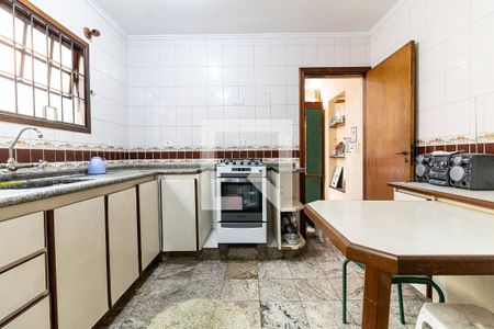 Casa para alugar com 110m², 2 quartos e 2 vagasCozinha