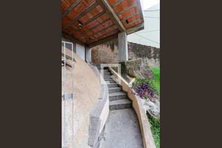 Casa para alugar com 25m², 1 quarto e sem vaga Casa para alugar com 25m², 1 quarto e sem vagaEscada