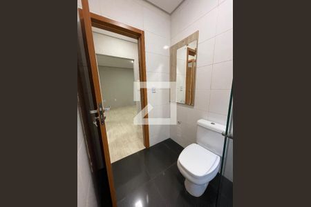 Casa à venda com 120m², 2 quartos e 2 vagas Casa à venda com 120m², 2 quartos e 2 vagasBanheiro