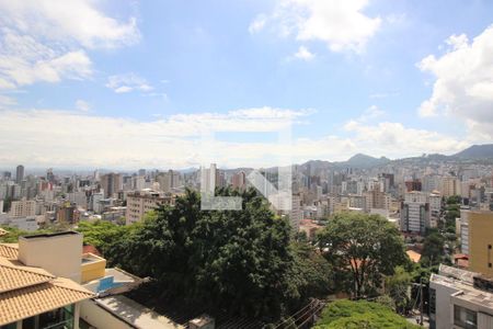 Apartamento à venda com 260m², 4 quartos e 4 vagasVista