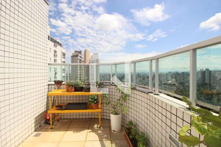 Apartamento à venda com 260m², 4 quartos e 4 vagasTerraço