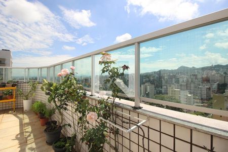 Apartamento à venda com 260m², 4 quartos e 4 vagasTerraço