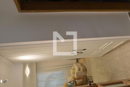 Casa à venda com 318m², 4 quartos e 4 vagasCasa 2