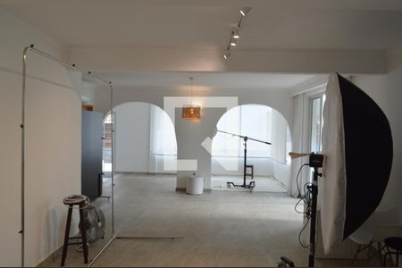 Casa à venda com 318m², 4 quartos e 4 vagasCasa 2