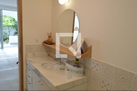 Casa à venda com 318m², 4 quartos e 4 vagasCasa 2