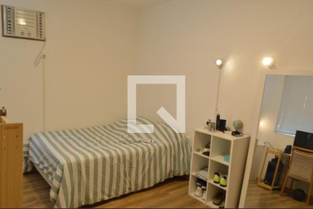 Casa à venda com 318m², 4 quartos e 4 vagasQuarto