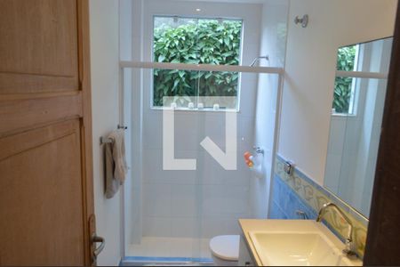 Casa à venda com 318m², 4 quartos e 4 vagasBanheiro