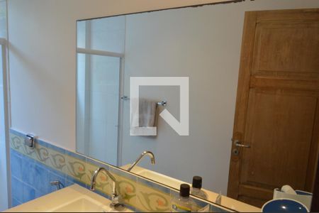 Casa à venda com 318m², 4 quartos e 4 vagasBanheiro