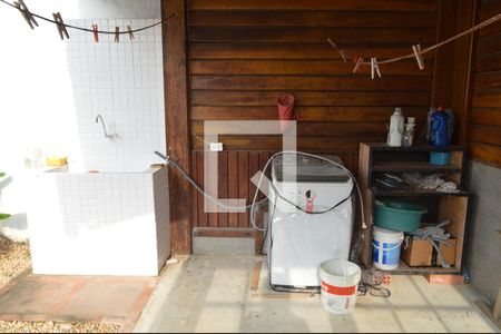 Casa à venda com 318m², 4 quartos e 4 vagasCasa 2