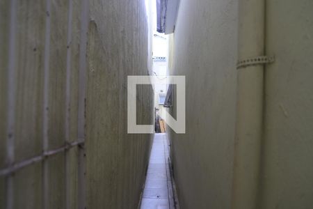 Casa à venda com 140m², 4 quartos e 2 vagasArea Externa Corredor lateral