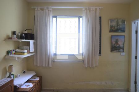 Casa à venda com 140m², 4 quartos e 2 vagasSuíte