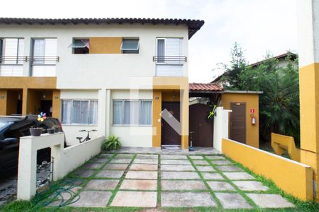 Casa de condomínio para alugar com 70m², 2 quartos e 2 vagasFachada