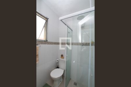 Banheiro da Suíte 1 de casa de condomínio para alugar com 2 quartos, 70m² em Jardim Flor do Campo, Guarulhos