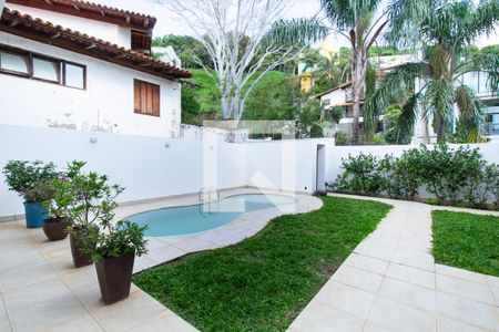 Casa para alugar com 606m², 4 quartos e 4 vagasPiscina