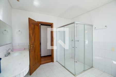 Casa para alugar com 606m², 4 quartos e 4 vagasBanheiro da suíte 2