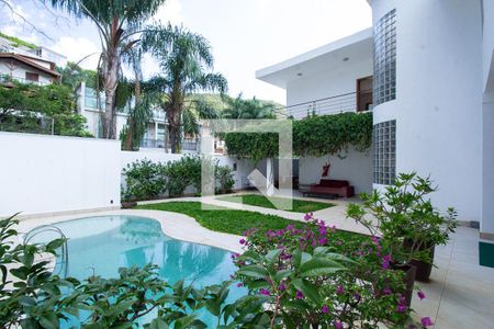 Casa para alugar com 606m², 4 quartos e 4 vagasPiscina