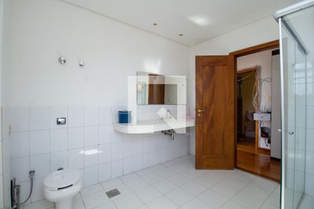 Casa para alugar com 606m², 4 quartos e 4 vagasBanheiro da suíte 2