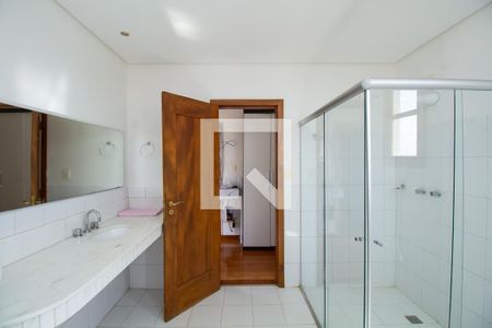 Casa para alugar com 606m², 4 quartos e 4 vagasBanheiro da suíte 2