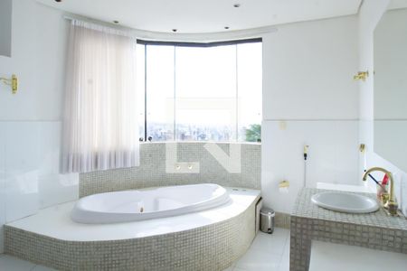 Casa para alugar com 606m², 4 quartos e 4 vagasBanheiro da Suíte 4