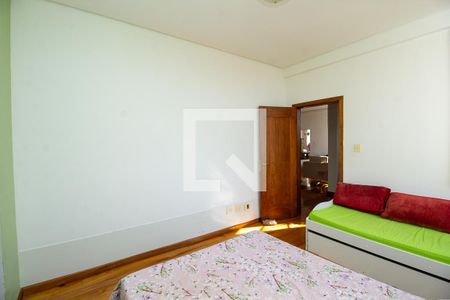 Casa para alugar com 606m², 4 quartos e 4 vagasSuíte 1