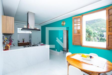 Casa para alugar com 606m², 4 quartos e 4 vagasCozinha