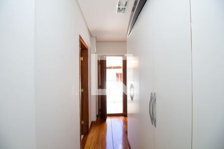 Casa para alugar com 606m², 4 quartos e 4 vagasCloset da suíte 2