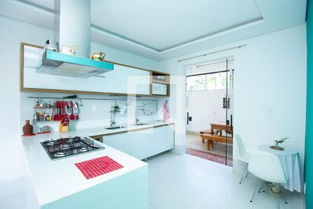 Casa para alugar com 606m², 4 quartos e 4 vagasCozinha