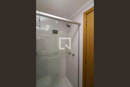 Banheiro da Suíte de apartamento para alugar com 2 quartos, 56m² em Menino Deus, Porto Alegre