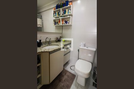 Banheiro da Suíte de apartamento para alugar com 2 quartos, 56m² em Menino Deus, Porto Alegre
