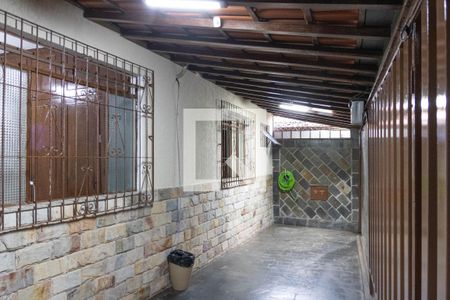 Casa à venda com 300m², 4 quartos e 2 vagasGaragem