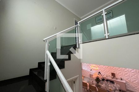 Casa à venda com 380m², 4 quartos e 3 vagasEscadas