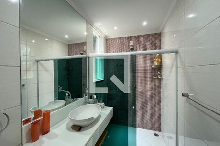 Casa à venda com 380m², 4 quartos e 3 vagasBanheiro - Quarto 2