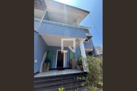 Casa à venda com 380m², 4 quartos e 3 vagasFachada interna