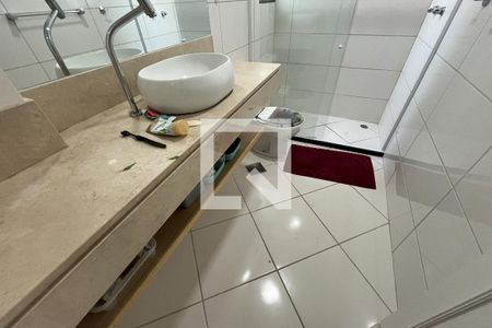 Casa à venda com 380m², 4 quartos e 3 vagasBanheiro 