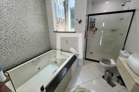 Casa à venda com 380m², 4 quartos e 3 vagasBanheiro - Quarto 1