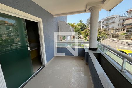 Casa à venda com 380m², 4 quartos e 3 vagasVaranda - Quarto 3