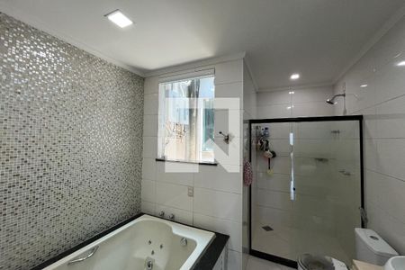 Casa à venda com 380m², 4 quartos e 3 vagasBanheiro - Quarto 1