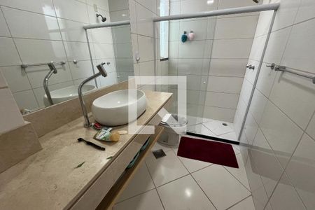 Casa à venda com 380m², 4 quartos e 3 vagasBanheiro 
