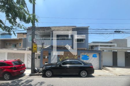 Casa à venda com 380m², 4 quartos e 3 vagasFachada